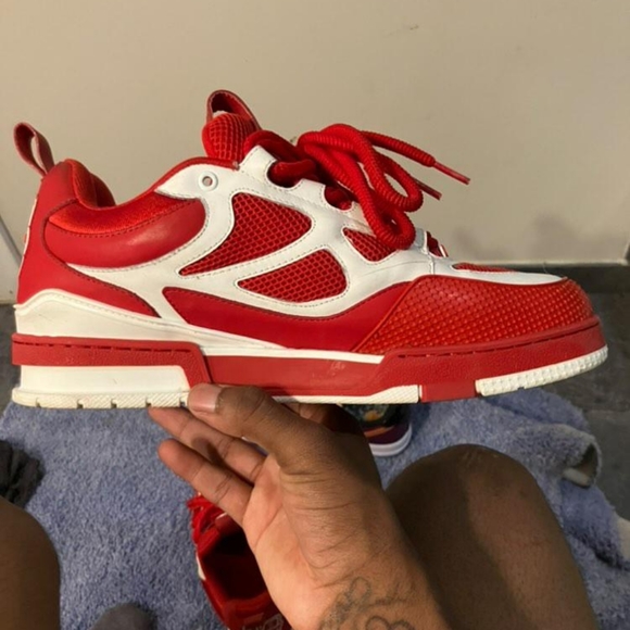 Louis Vuitton - Picture 3 of 3